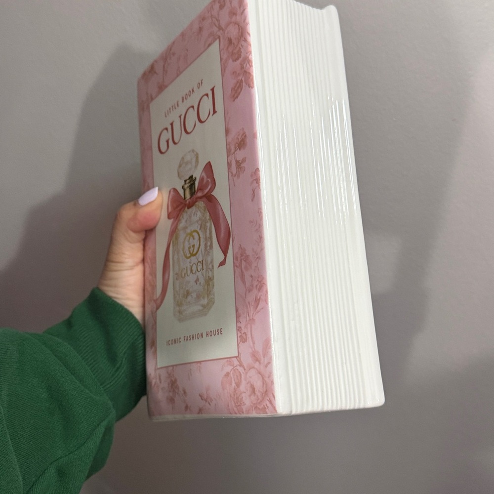 Gucci Pink Decorative Book flower vase ceramic licensed - Picture 3 of 6